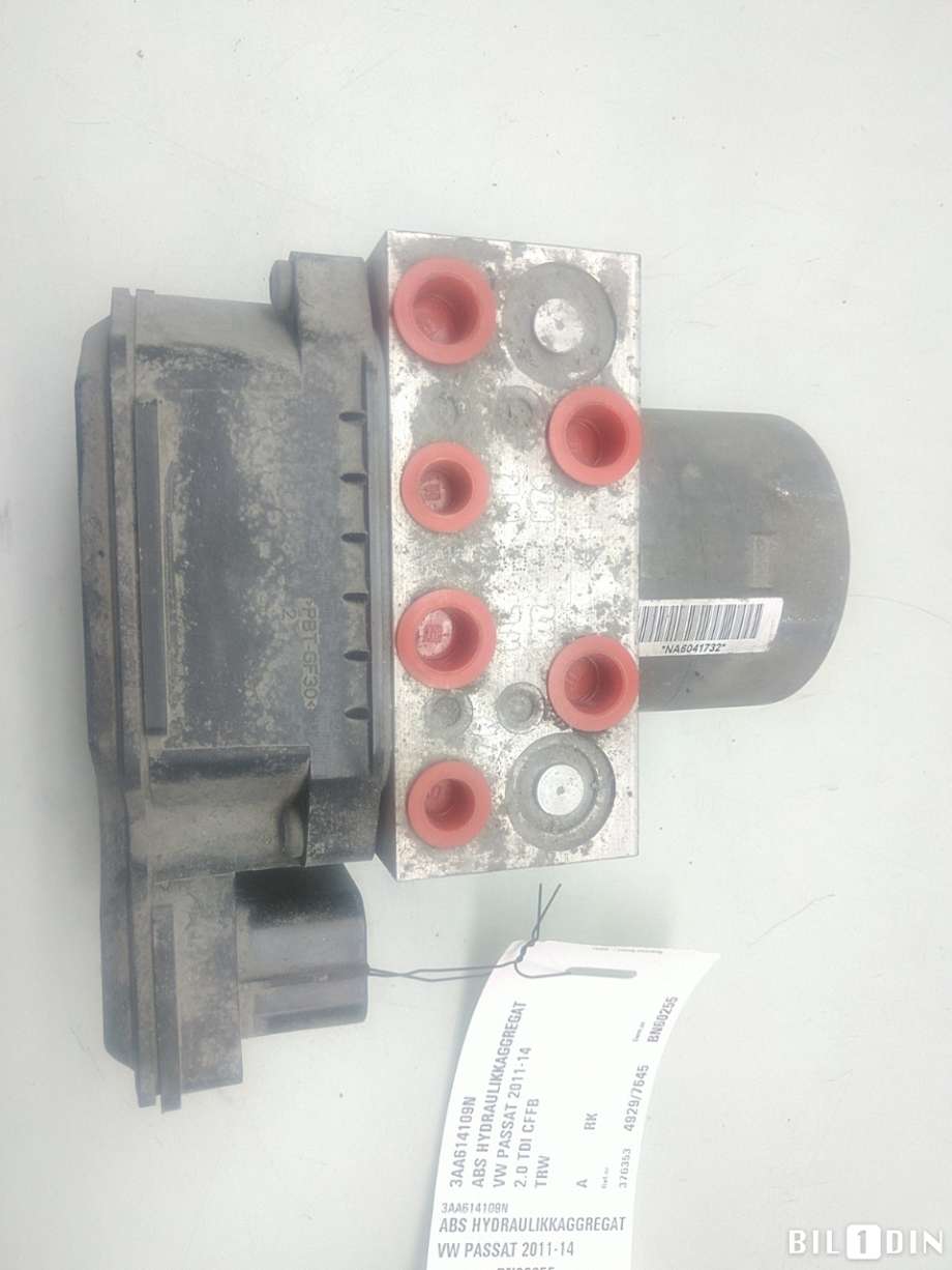 ABS sentral til VW Passat 2011-2015 (B7) (B7) (VOLKSWAGEN|3AA614109N|)
