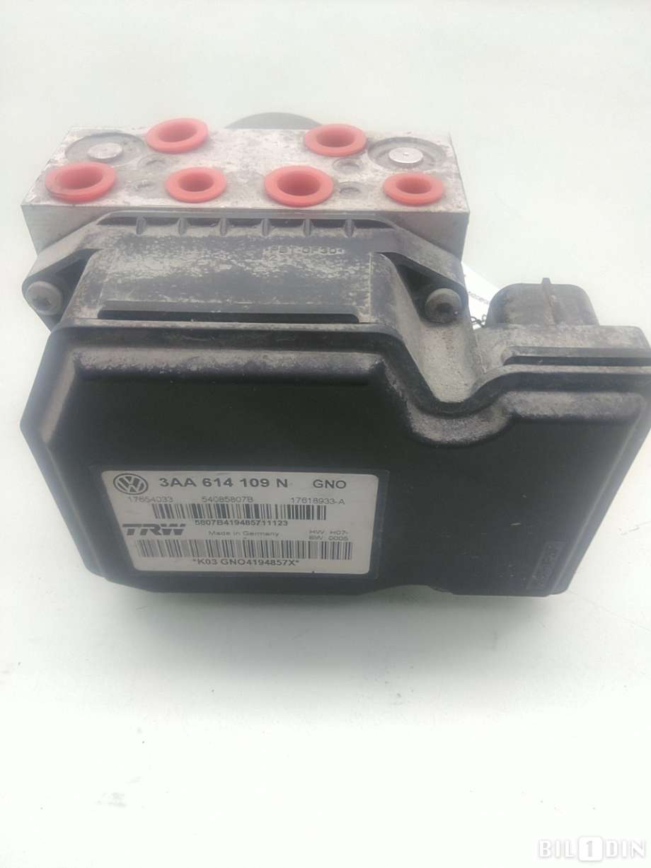 ABS sentral til VW Passat 2011-2015 (B7) (B7) (VOLKSWAGEN|3AA614109N|)
