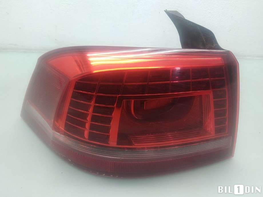 Baklykt venstre til VW Passat, 2011-2015 (B7) (B7) (VOLKSWAGEN|3AE945207B)