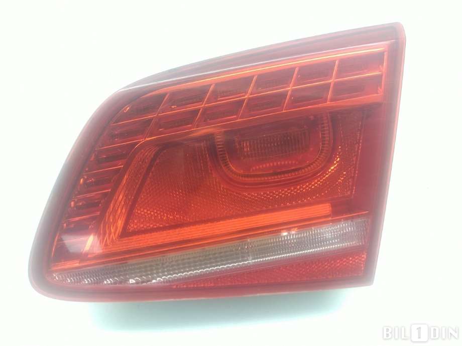 Baklykt høyre indre til VW Passat, 2011-2015 (B7) (B7) (VOLKSWAGEN|3AE945308C)