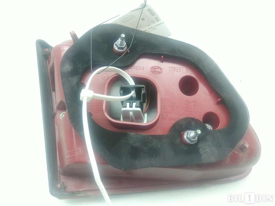 Baklykt høyre indre til VW Passat 2011-2015 (B7) (B7) (VOLKSWAGEN|3AE945308C|)
