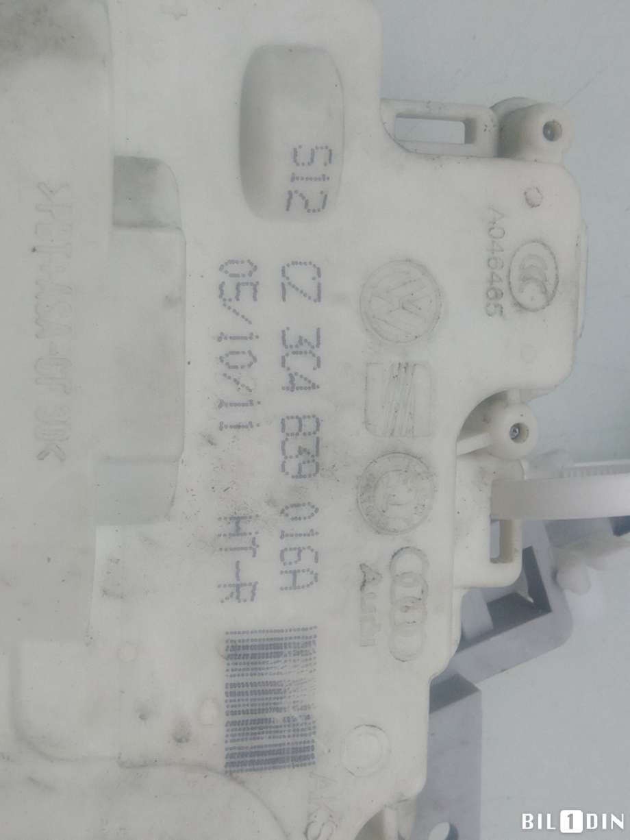 Låsekasse høyre til VW Passat 2011-2015 (B7) (B7) (VOLKSWAGEN|3C4839016A|)