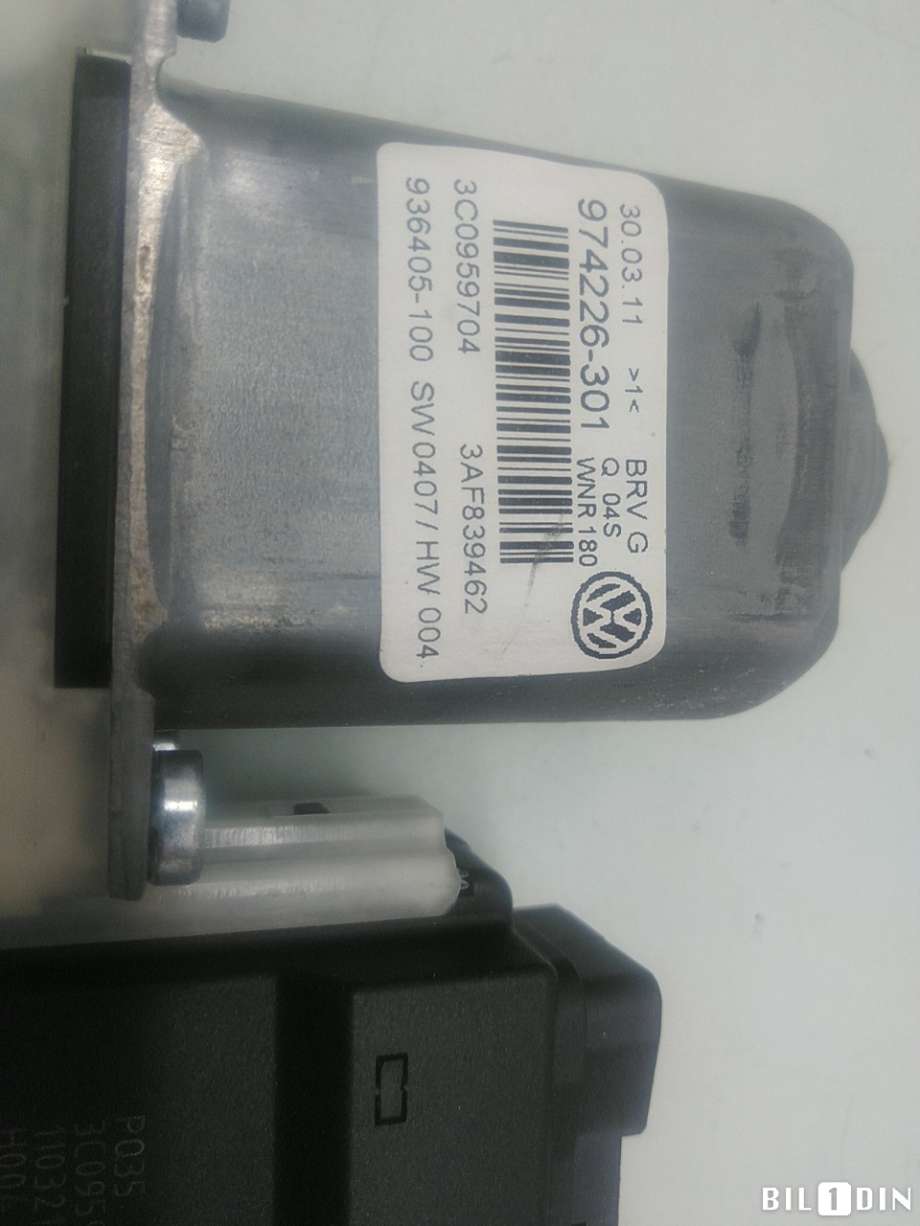 Ruteheis høyre bak til VW Passat 2011-2015 (B7) (B7) (VOLKSWAGEN|3C0959704|)