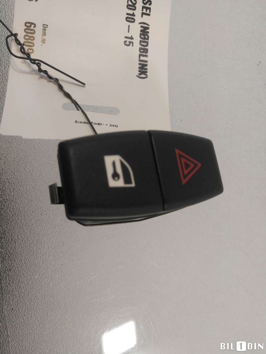 Bryter nødblink til BMW X1, 2009-2015 (E84) (E84) (BMW|61316919506)