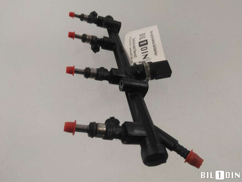 Dyseskinne (fuelrail) til Audi A3 2016-2020 (Type III, Fase 2) (AUDI|06K133681E||06K133681C)