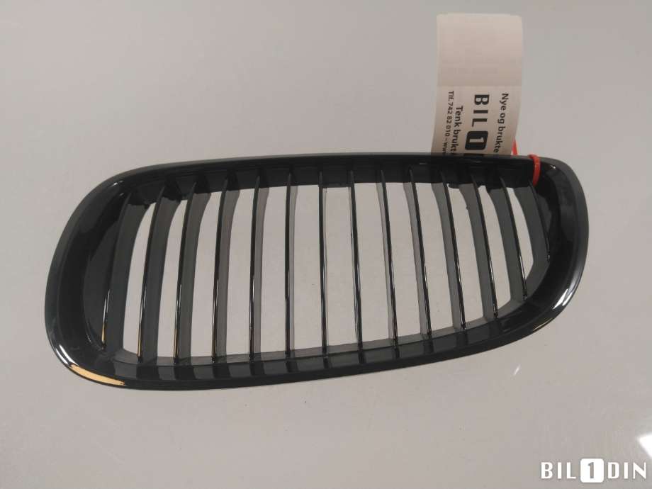 Grill venstre til BMW 3-Serie, 2005-2011 (E90/E91/E92/E93) (E90/E91/E92/E93) (BMW 320D|51137157275)