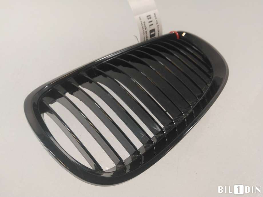 Grill venstre til BMW 3-Serie 2005-2011 (E90/E91/E92/E93) (E90/E91/E92/E93) (BMW 320D|51137157275|)
