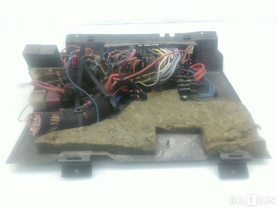 Sikringsboks til Mercedes G-Wagen 1990-->> (W463) (W463) (MERCEDES|A4635400050|)