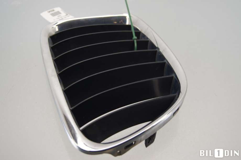 Grill høyre til BMW X1 2009-2015 (E84) (E84) (BMW|51117347667|)