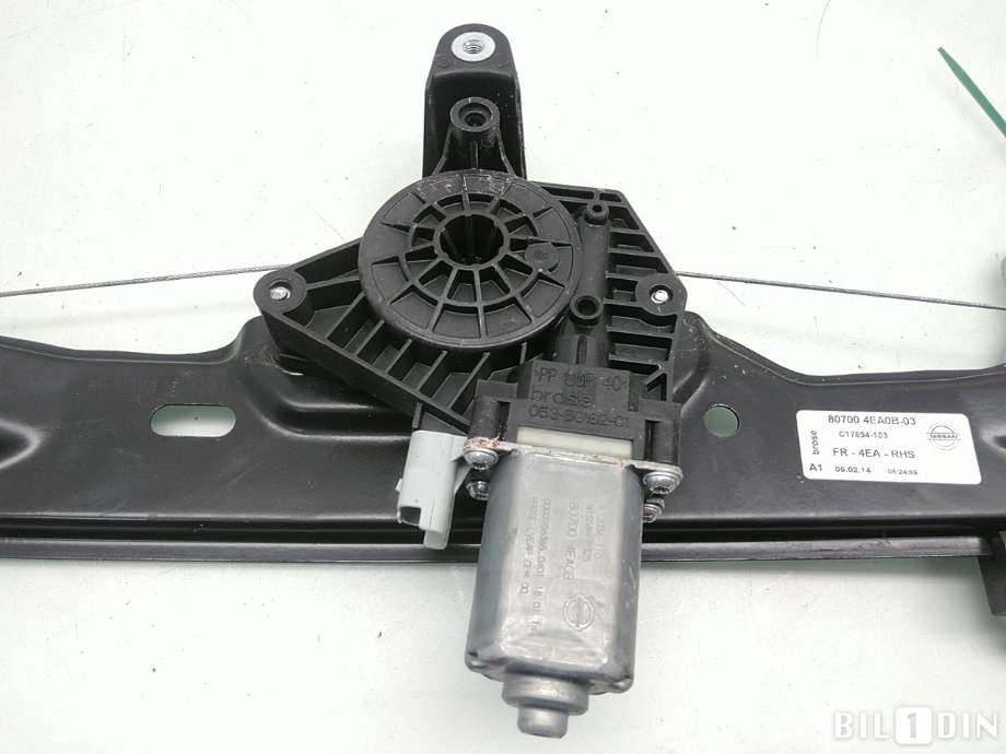 Ruteheis til Nissan Qashqai 2014-2021 (Type II)  (NISSAN|807004EA0B|)