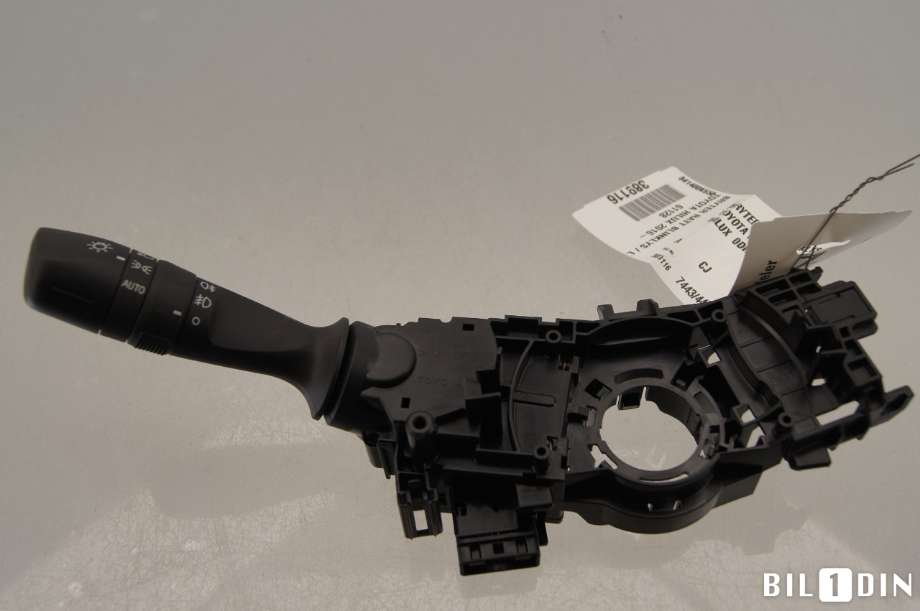 Bryter blink til Toyota Hilux, 2020-->> (TOYOTA|841400K650)