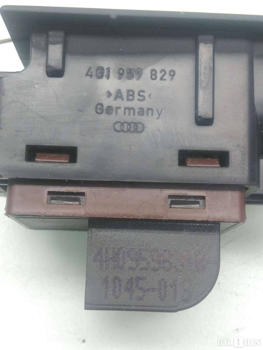 Bryter baklukeåpner til Audi A6, Allroad 2015-2019 (Type III, Fase 2) (C7) (C7) (AUDI|4G1959829|)