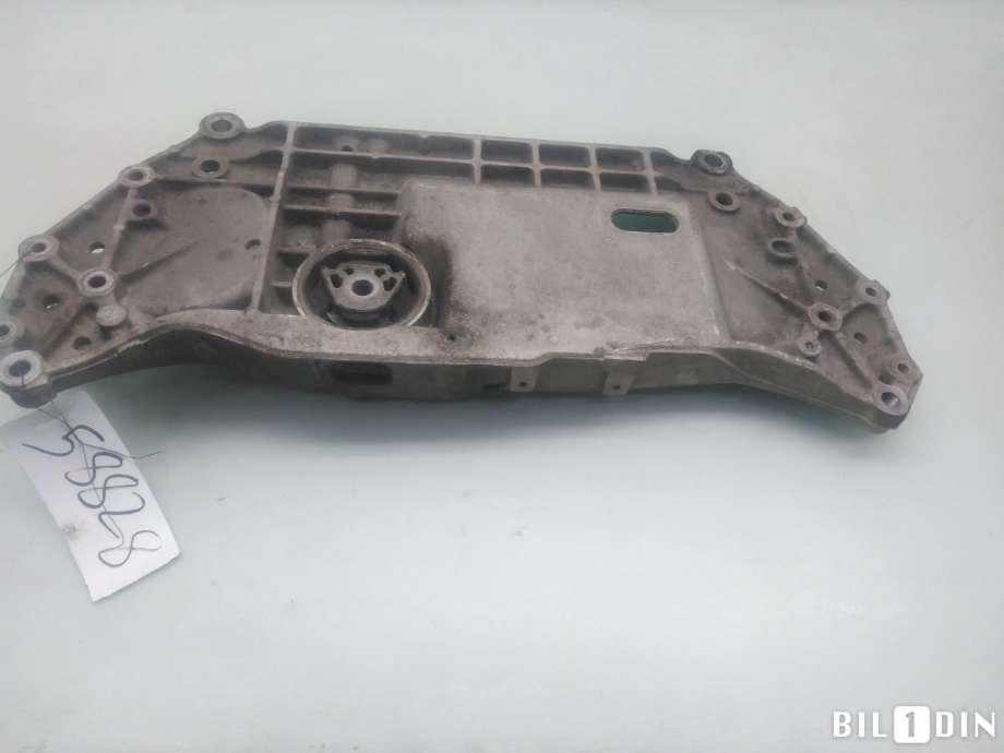 Travers foran hoved til VW Touran, 2010-2015 (Type I, Fase 3) (VOLKSWAGEN|1K0199369F)