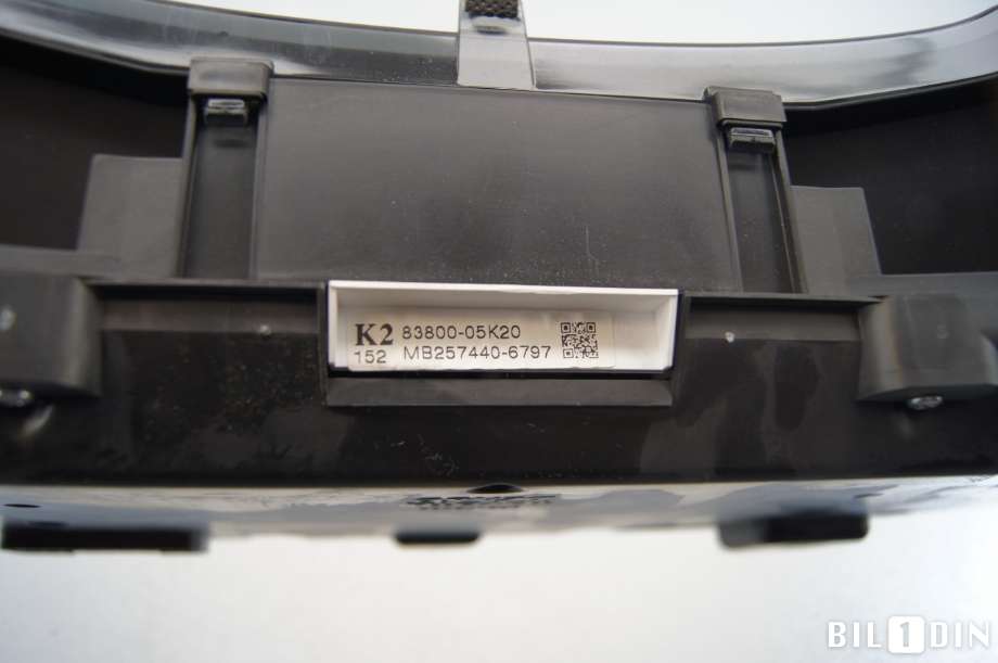 Instrumentpanel til Toyota Avensis 2009-2015 (Type III, Fase 1)  (TOYOTA|8380005K20|)