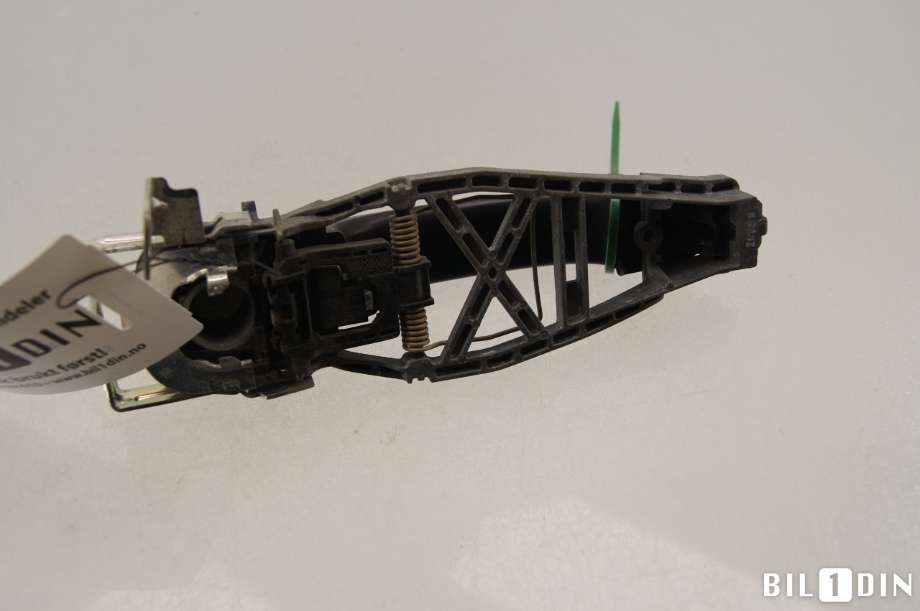 Dørhåndtak utv høyre foran til VW Transporter / Caravelle 2009-2015 (Fase 2) (T5) (T5) (VOLKSWAGEN|7H0837886C|7H0837205D|)