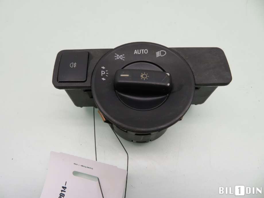 Bryter lys til Mercedes Vito 2014-->> (W447) (W447) (MERCEDES|A2469050250|)
