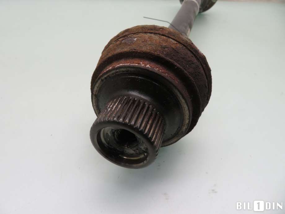 Drivaksel høyre bak til Audi A6 2011-2014 (Type IV, Fase 1) (C7) (C7) (AUDI|8R0501204D|8R0501204DX|)