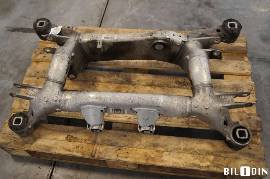 Travers bak til BMW 6-Serie 2002-2010 (E63/E64) (E63/E64) (BMW|33316770842||4027064)