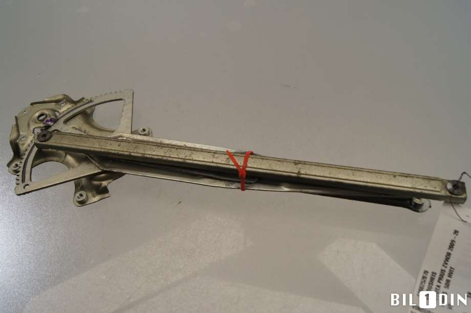 Ruteheis til Toyota Prius, 2009-2016 (Type III) (COMBI) (COMBI) (TOYOTA|6980252070)