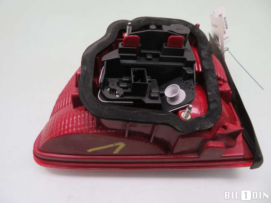 Baklykt venstre indre til VW Touran 2010-2015 (Type I, Fase 3)  (VOLKSWAGEN|1T0945093|)
