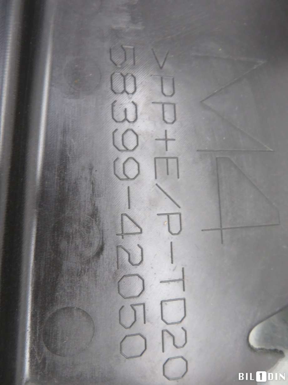 Bagasjerom teppe/gulvplate til Toyota bZ4X 2022-->>  (TOYOTA|5839942050|)