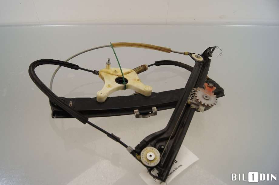 Ruteheis til BMW 6-Serie 2011-2018 (F06/F12/F13) (F06/F12/F13) (BMW|51337223652||7303786)