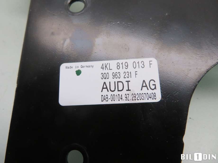 Motorvarmer elektrisk til Audi Q8 2019-->>  (AUDI Q8 E-TRON S-LINE KOMBI|3Q0963231F|)