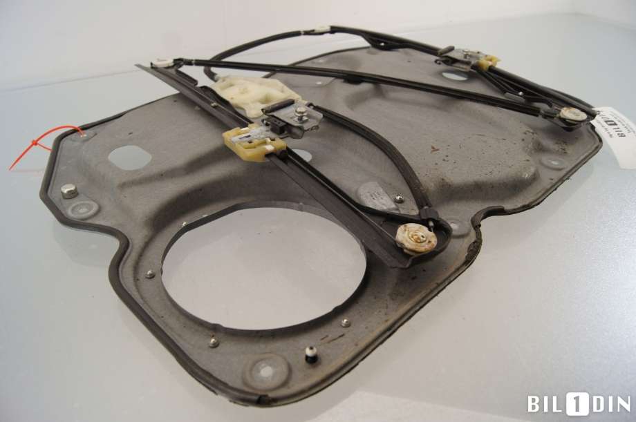 Ruteheis til VW Caddy 2010-2015 (Type III, Fase 2)  (VOLKSWAGEN|2K2837729M||2K1837751KT3)