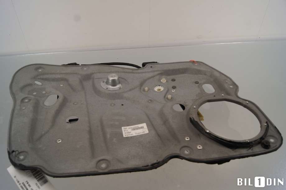 Ruteheis til VW Caddy 2010-2015 (Type III, Fase 2)  (VOLKSWAGEN|2K2837729M||2K1837751KT3)