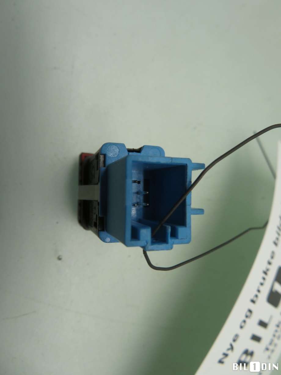 Bryter nødblink til VW Transporter / Caravelle 2015-2019 (T6) (T6) (VOLKSWAGEN|7E0953509|)