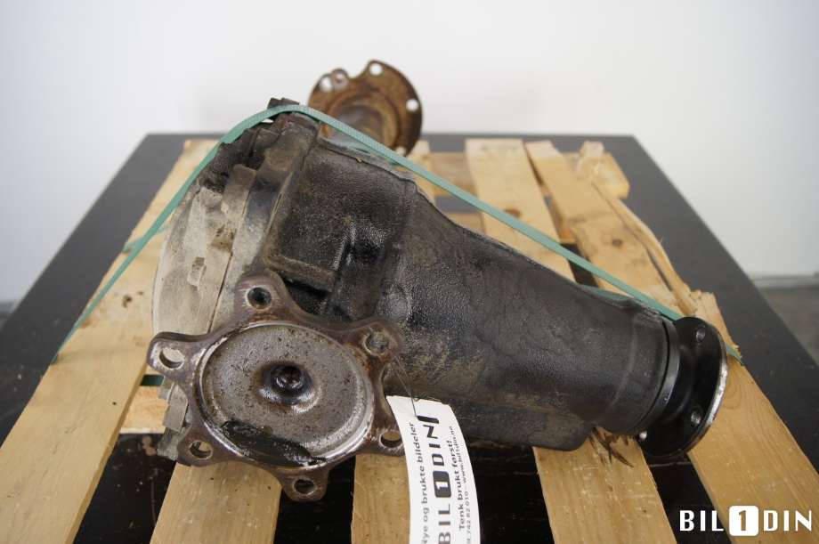 Kardang til Toyota Hiace 2007-2012 (Fase 3)  (TOYOTA|4111026570||411810W040)