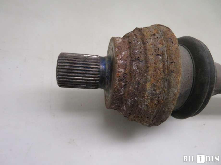 Drivaksel høyre bak til VW Passat 2011-2015 (B7) (B7) (VOLKSWAGEN|1K0501204F|1K0501204FX|)