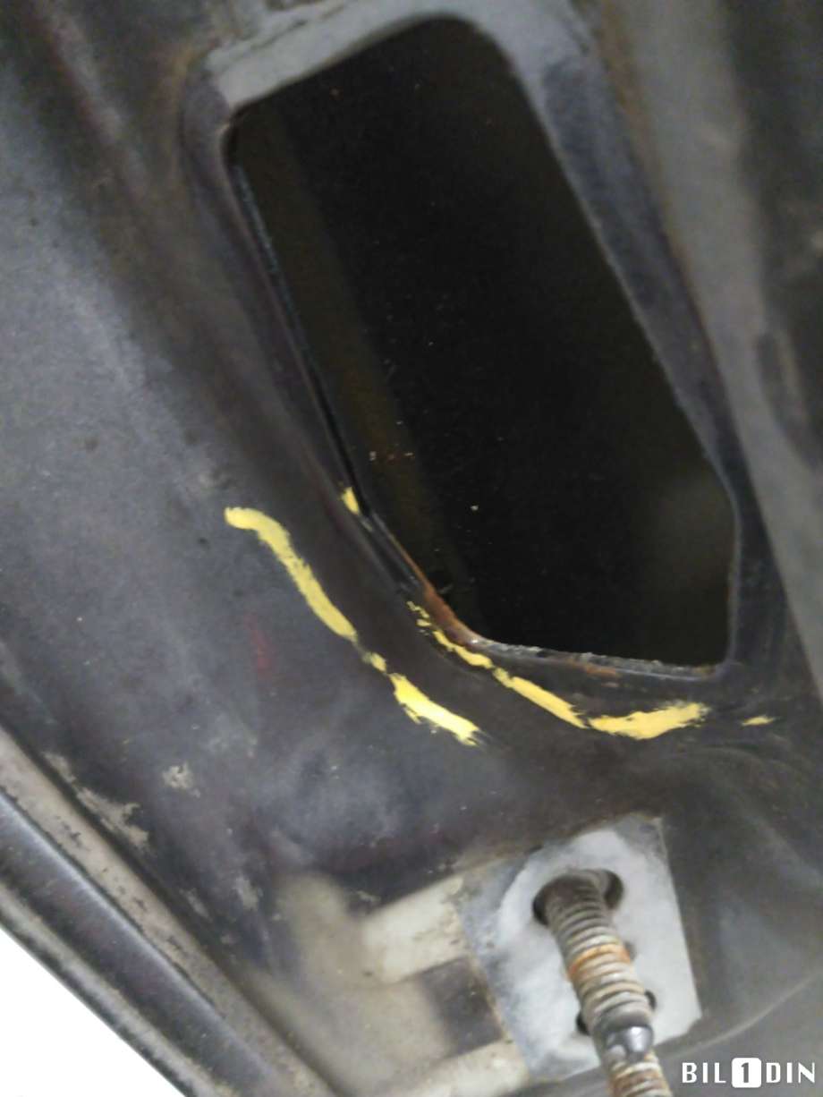 Dør høyre foran til BMW 3-Serie 2005-2011 (E90/E91/E92/E93) (E90/E91/E92/E93) (BMW|41515A2A386|)