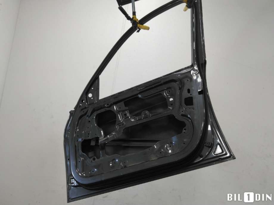 Dør høyre foran til BMW 3-Serie 2005-2011 (E90/E91/E92/E93) (E90/E91/E92/E93) (BMW|41515A2A386|)