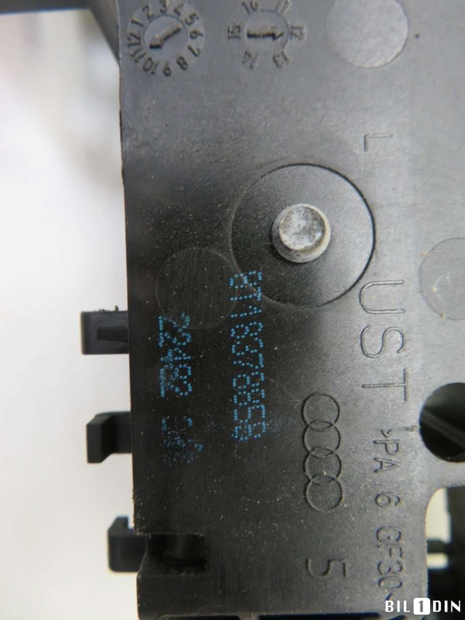 Dørhåndtak utv venstre foran til Audi A4 2007-2014 (Type IV) (B8) (B8) (AUDI|8T1837885B|)