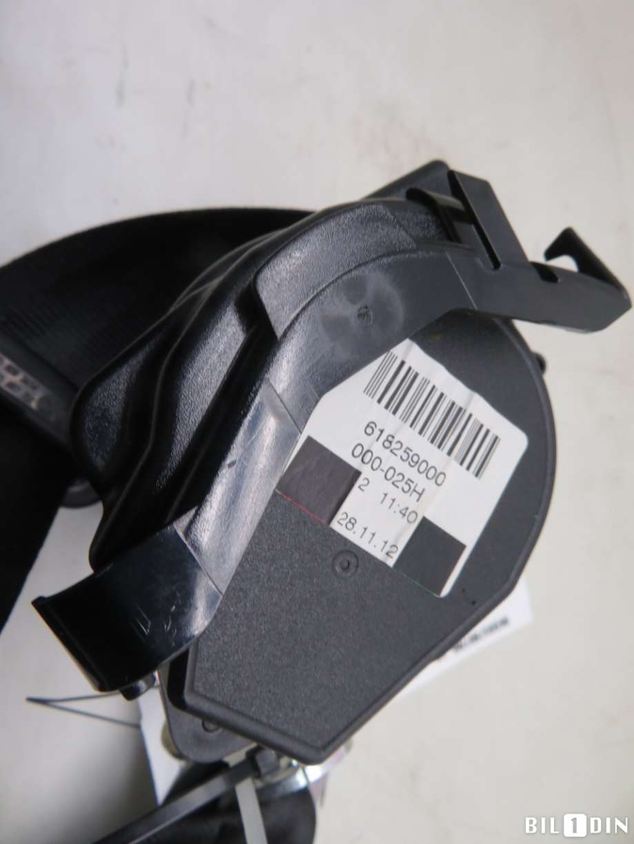 Sikkerhetsbelte bak midtre til Audi A4 2007-2014 (Type IV) (B8) (B8) (AUDI|8K0857807AE|)