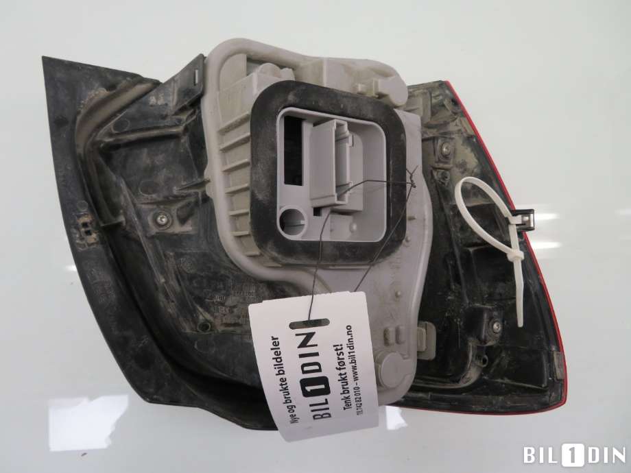 Baklykt høyre til VW Polo 2009-2014 (Type V, Fase 1)  (VOLKSWAGEN|6R0945096AH|)