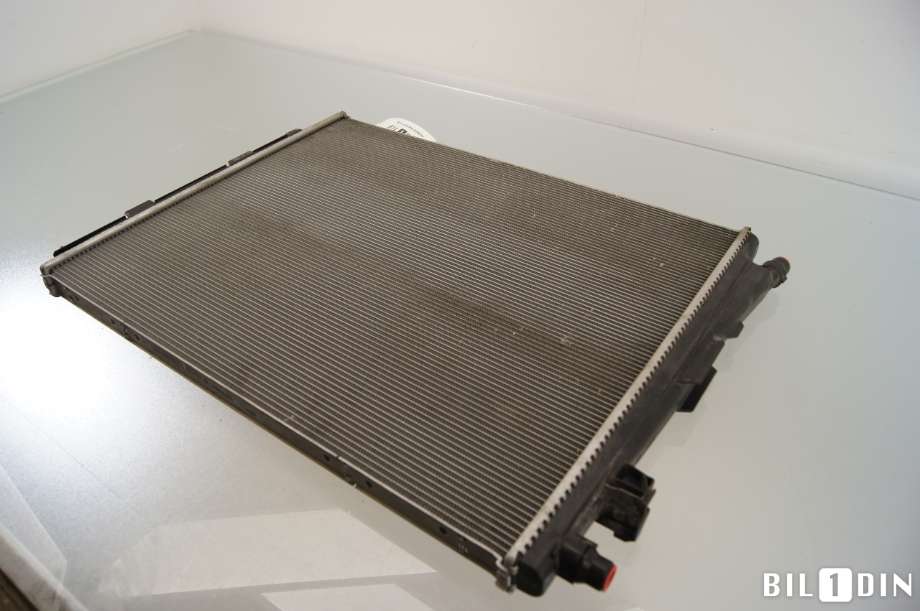 Radiator (automat gir) til BMW 3-Serie 2018-->> (G20) (G20) (BMW|17118666811|)
