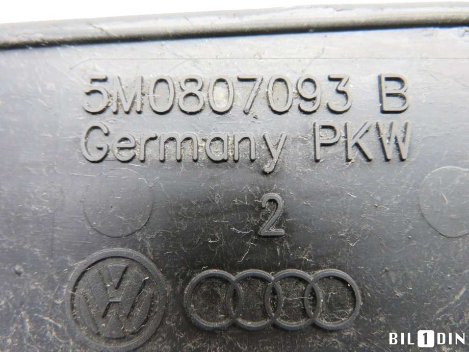 Frontplate nedre til VW Golf, Plus/Cross 2005-2009 (Fase 1) (VOLKSWAGEN|5M0807093B|)