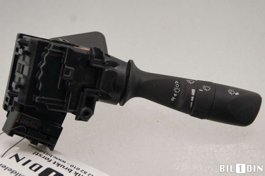 Bryter visker til Toyota Hilux 2016-2020 (TOYOTA|8465206260|)