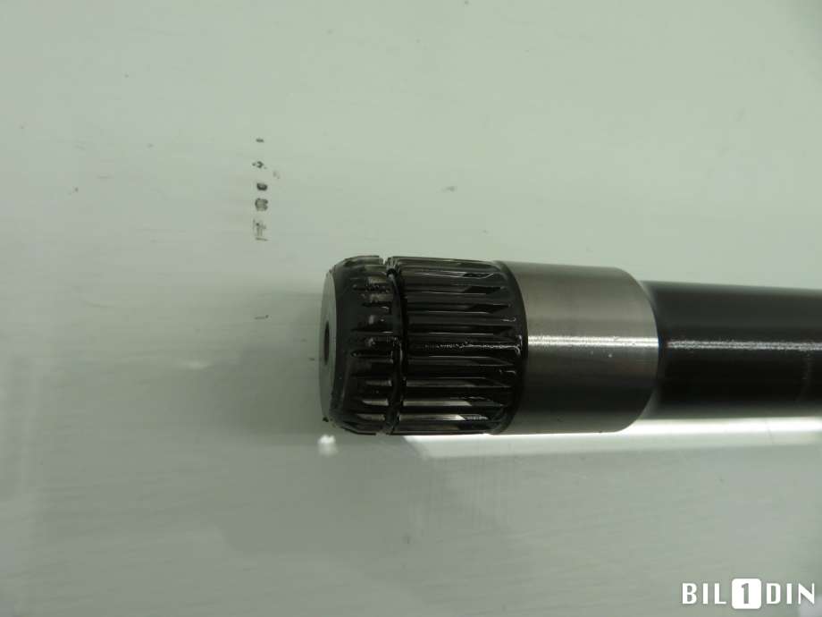 Drivaksel høyre foran til BMW 3-Serie 2005-2011 (E90/E91/E92/E93) (E90/E91/E92/E93) (BMW|31607558950|)