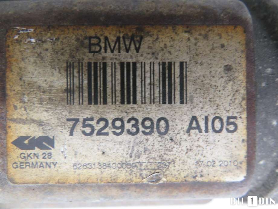 Drivaksel høyre foran til BMW 3-Serie 2005-2011 (E90/E91/E92/E93) (E90/E91/E92/E93) (BMW|31607558950|)