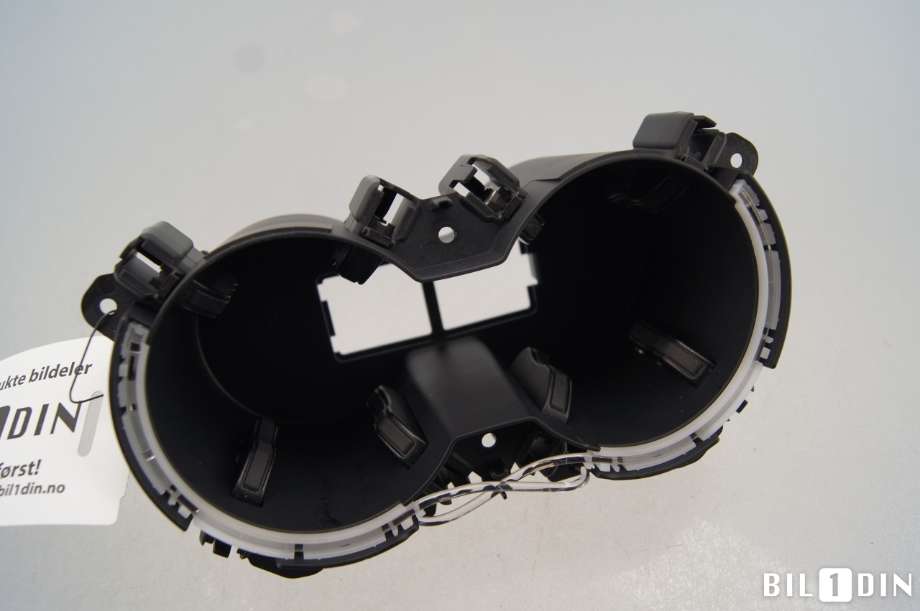 Dashbord koppholder til Audi A4 2015-2019 (Type V, Fase 1) (B9) (B9) (AUDI|8W0862533E||8W0862533B)