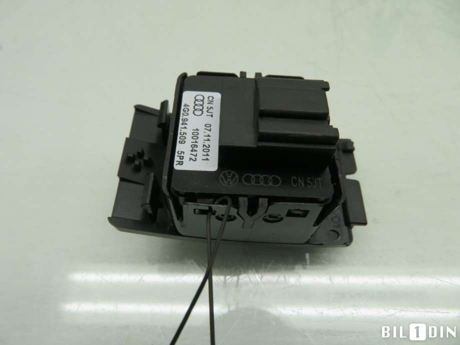 Bryter nødblink til Audi A6 2011-2014 (Type IV, Fase 1) (C7) (C7) (AUDI|4G09415095PR|)