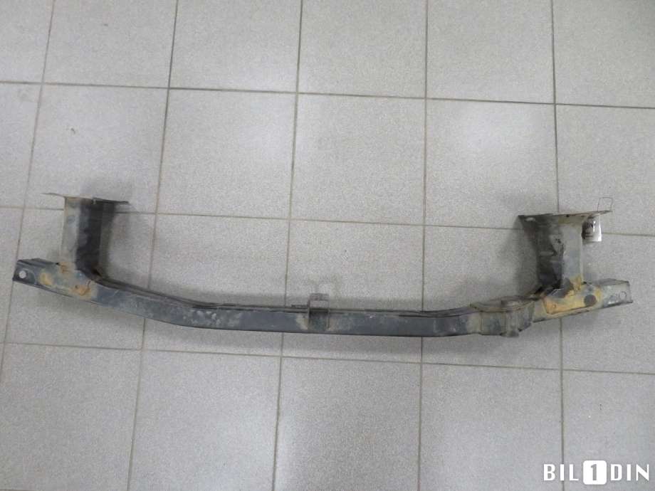 Støtfangerforsterkning foran til Nissan X-Trail 2007-2014 (T31) (T31) (NISSAN|62030JG00C|)