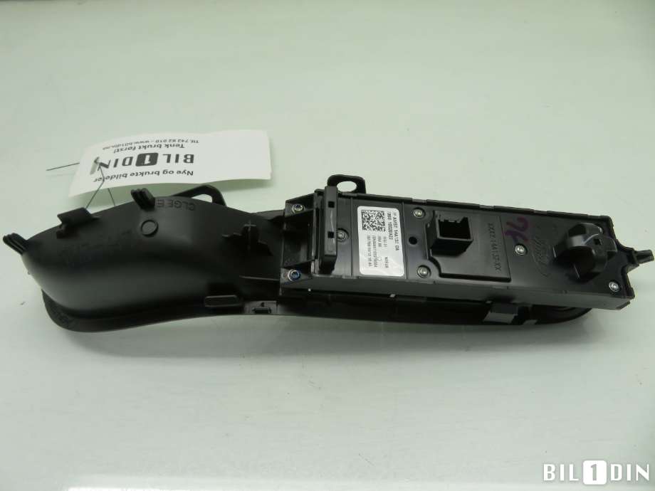 Bryter ruteheis til Ford Focus 2011-2014 (Type III, Fase 1)  (FORD|1690870|AM5T14A132EA|)