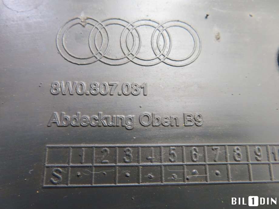 Diverse deler til Audi A4 2015-2019 (Type V, Fase 1) (B9) (B9) (AUDI|8W0807081|)