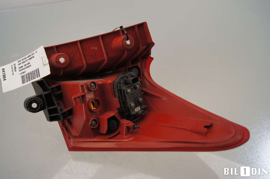 Baklykt venstre til Toyota Auris 2015-2019 (Type II, Fase 2)  (TOYOTA|8156102730||8155602730)