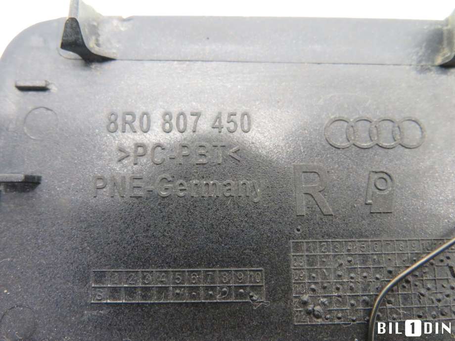 Bagasjerom slepeøye/tauekrok til Audi Q5 2012-2017 (Type I, Fase 2)  (AUDI|8R0807450|)