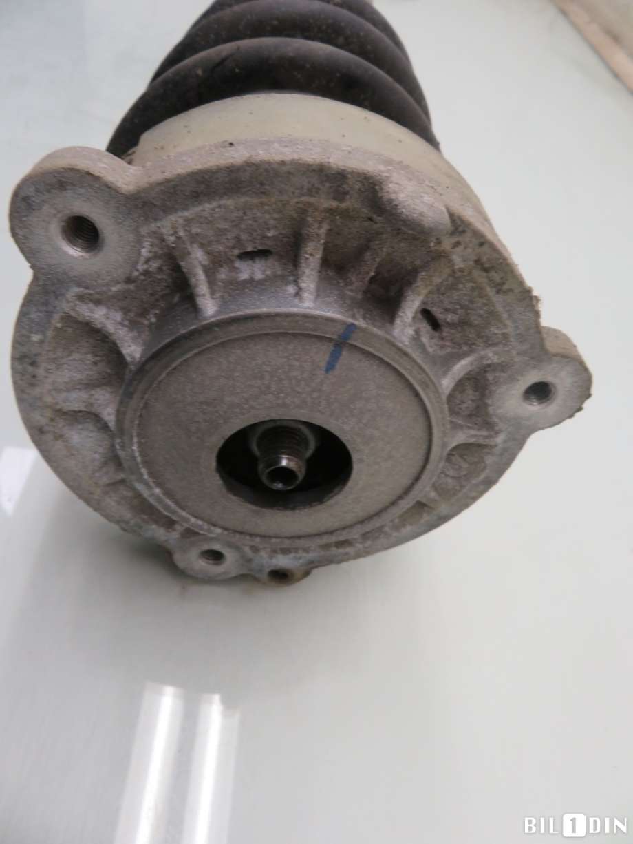 Fjærbein høyre foran til Audi A4, Allroad 2016-->> (Type II) (B9) (B9) (AUDI|8W9413031D|)